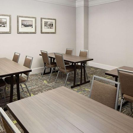 Hampton Inn Louisville Downtown Экстерьер фото