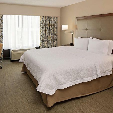 Hampton Inn Louisville Downtown Экстерьер фото