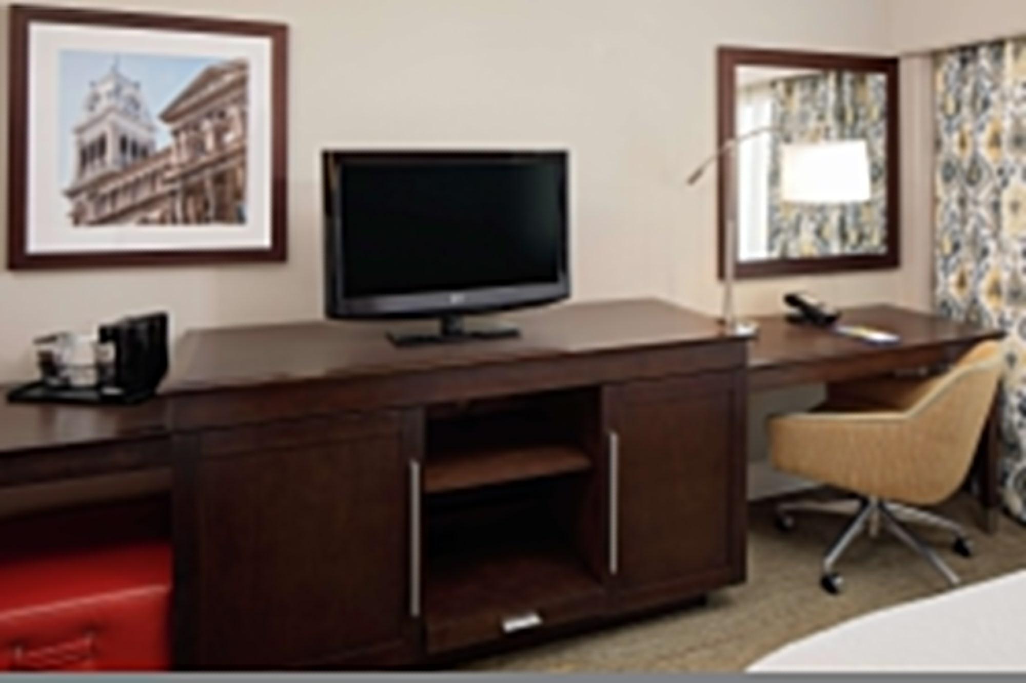 Hampton Inn Louisville Downtown Экстерьер фото