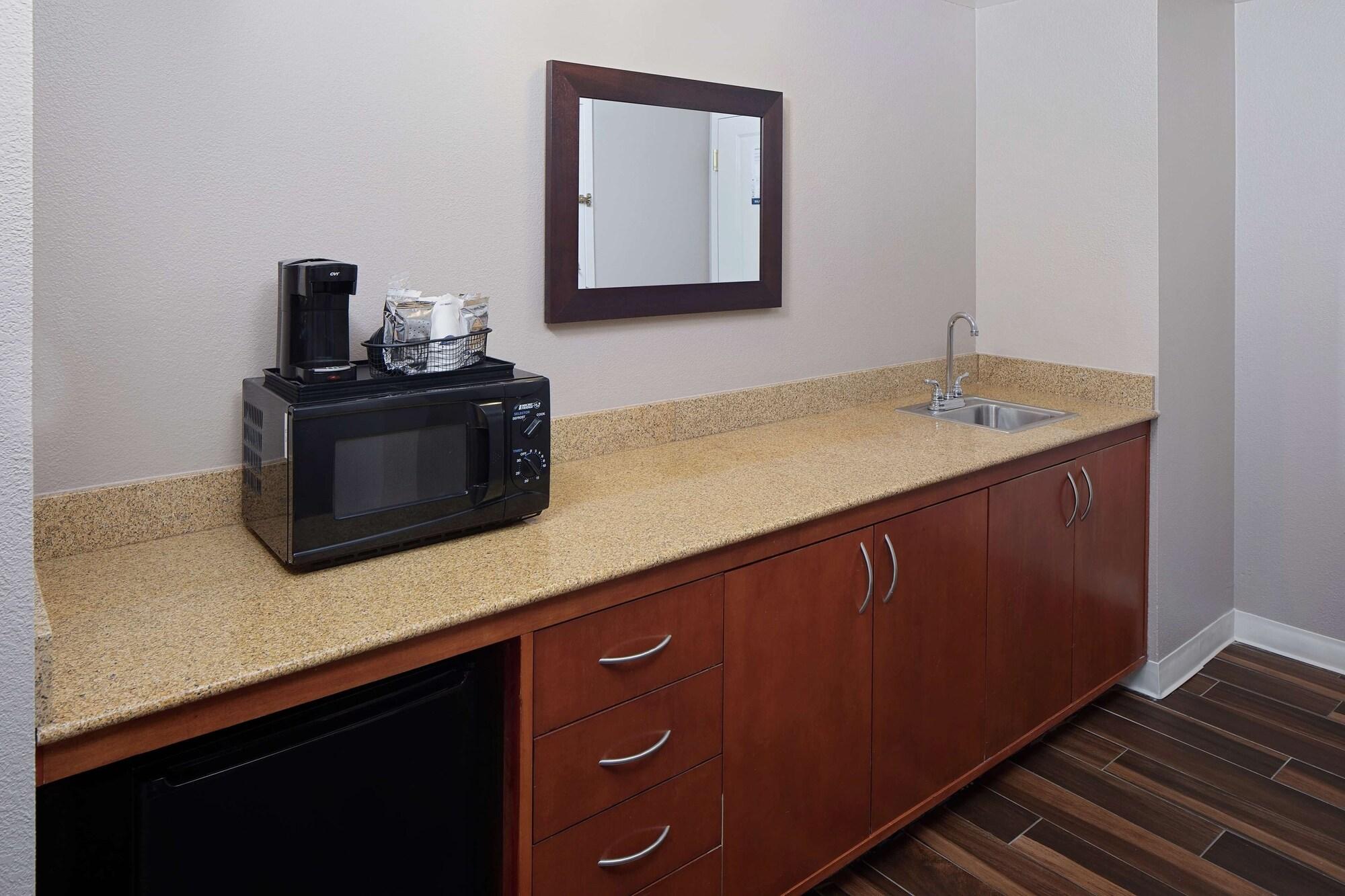 Hampton Inn Louisville Downtown Экстерьер фото