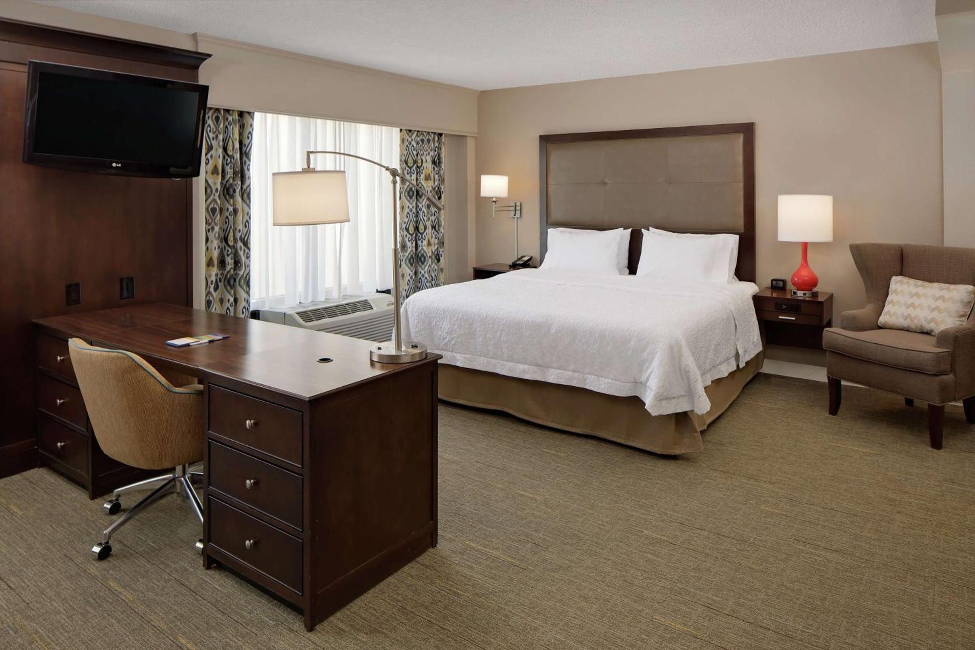 Hampton Inn Louisville Downtown Экстерьер фото