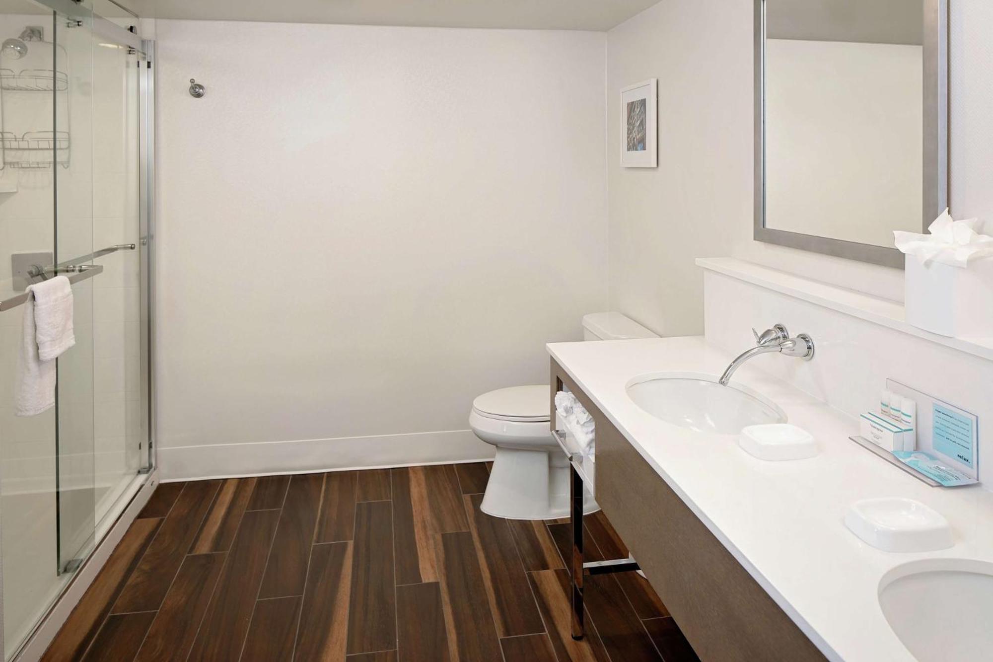 Hampton Inn Louisville Downtown Экстерьер фото