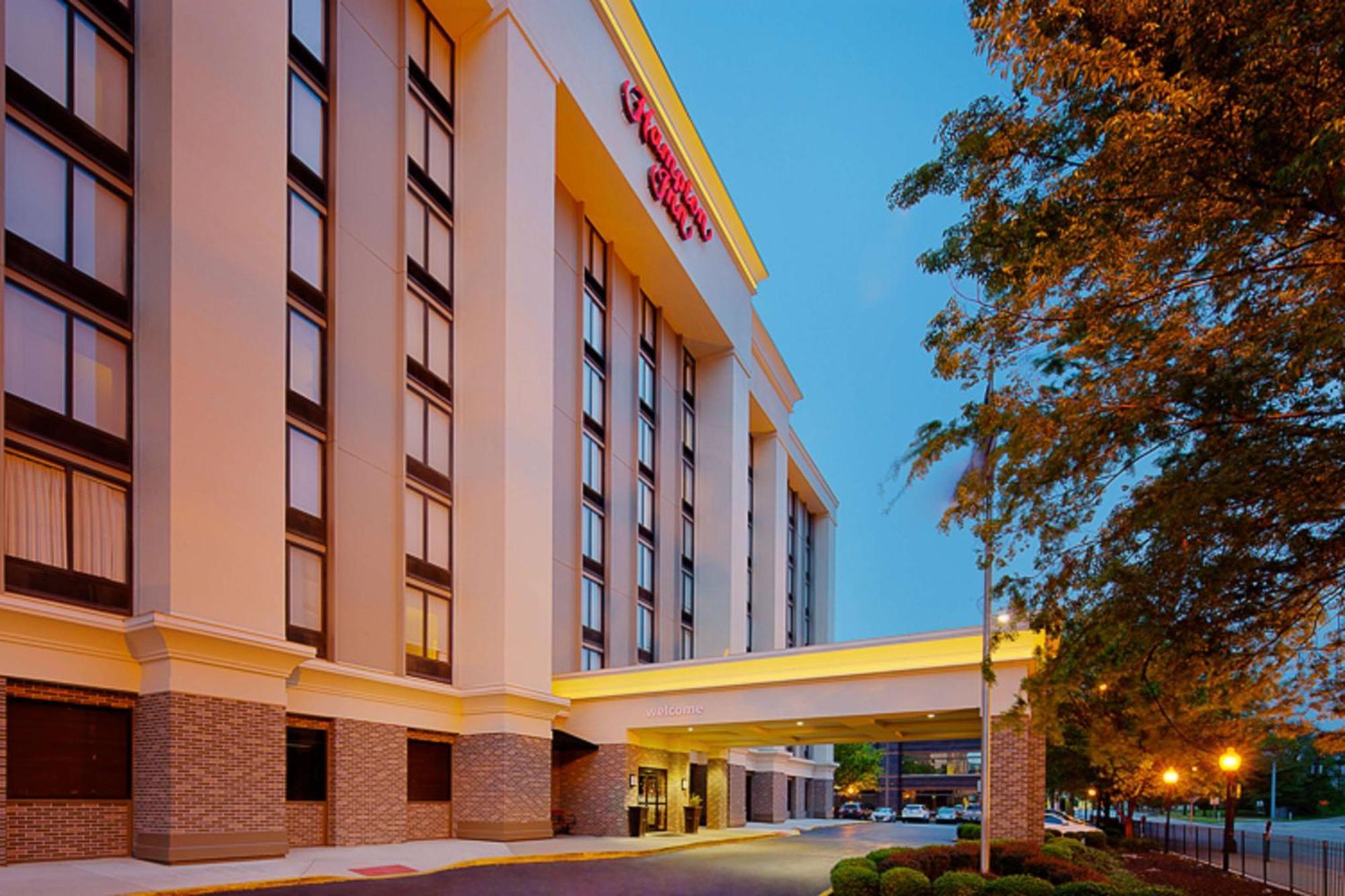 Hampton Inn Louisville Downtown Экстерьер фото