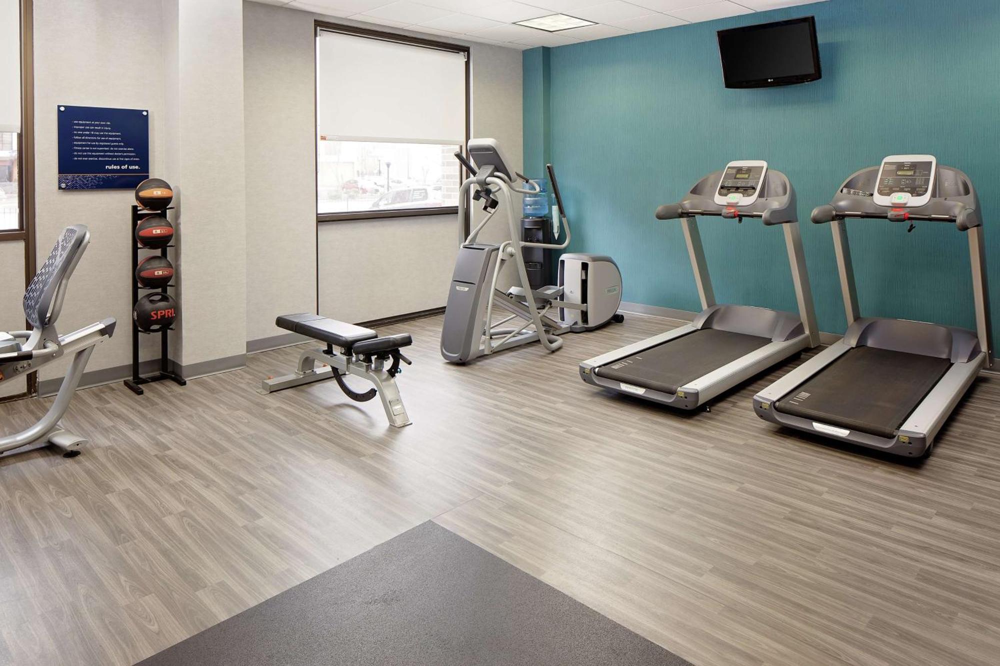 Hampton Inn Louisville Downtown Экстерьер фото