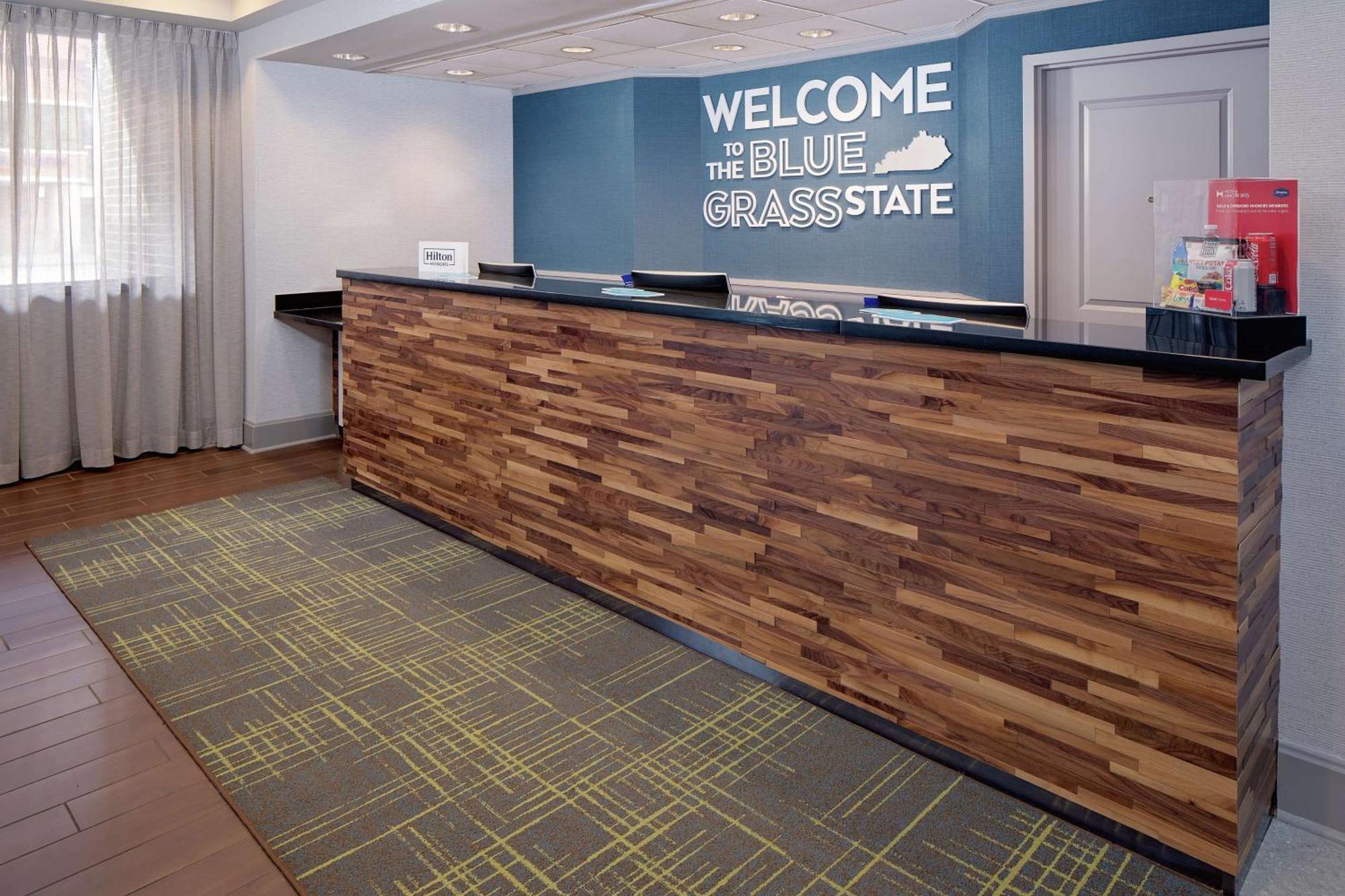 Hampton Inn Louisville Downtown Экстерьер фото