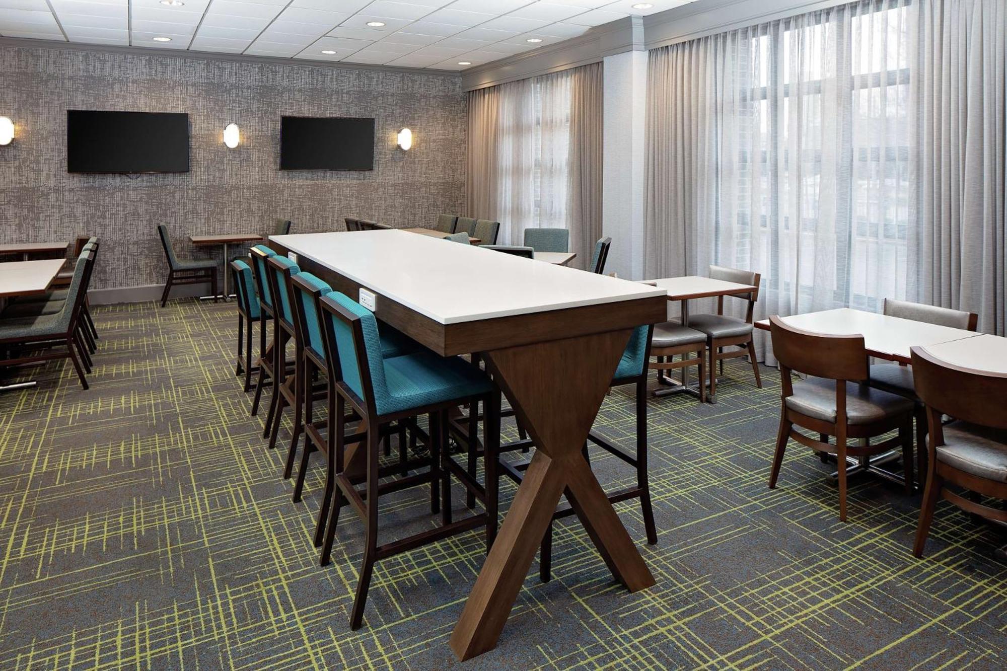 Hampton Inn Louisville Downtown Экстерьер фото
