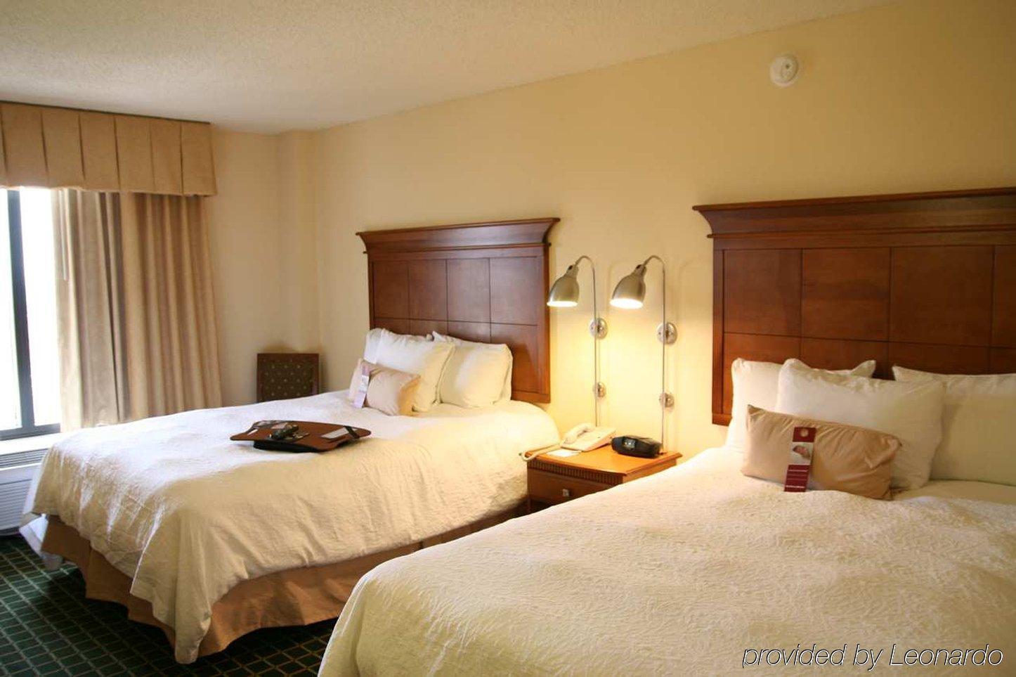Hampton Inn Louisville Downtown Номер фото