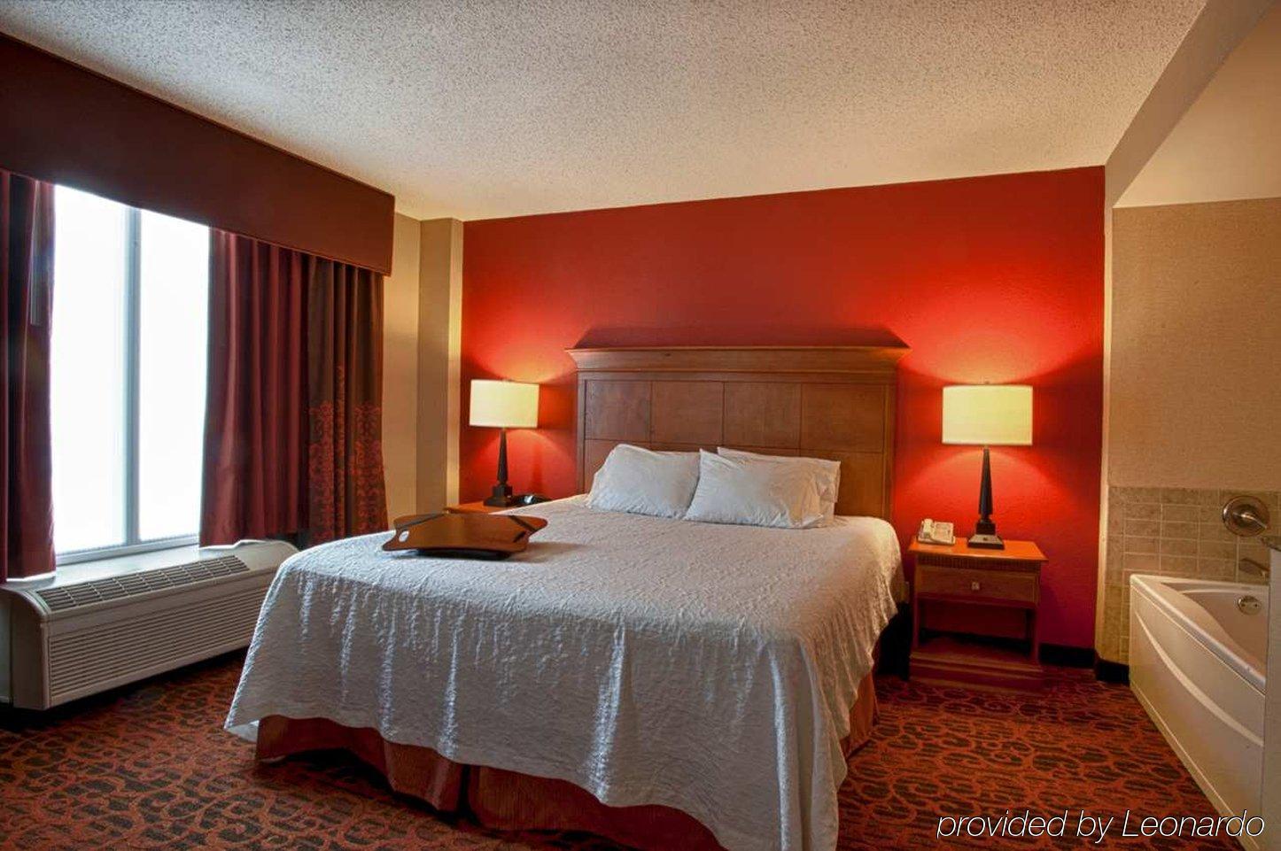 Hampton Inn Louisville Downtown Номер фото