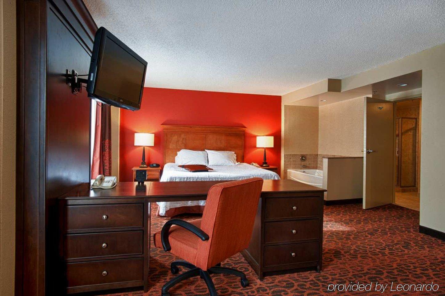 Hampton Inn Louisville Downtown Номер фото