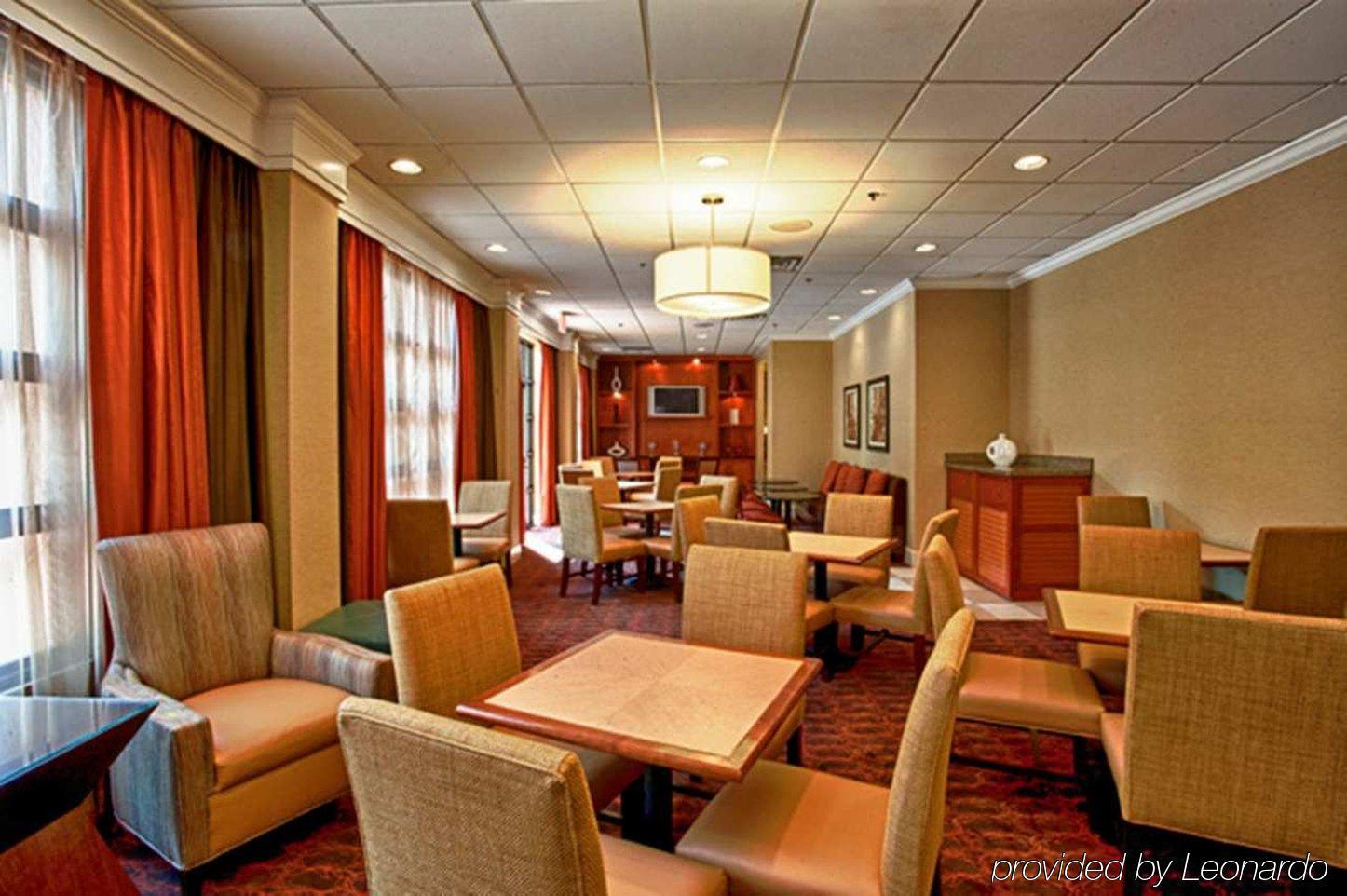 Hampton Inn Louisville Downtown Ресторан фото