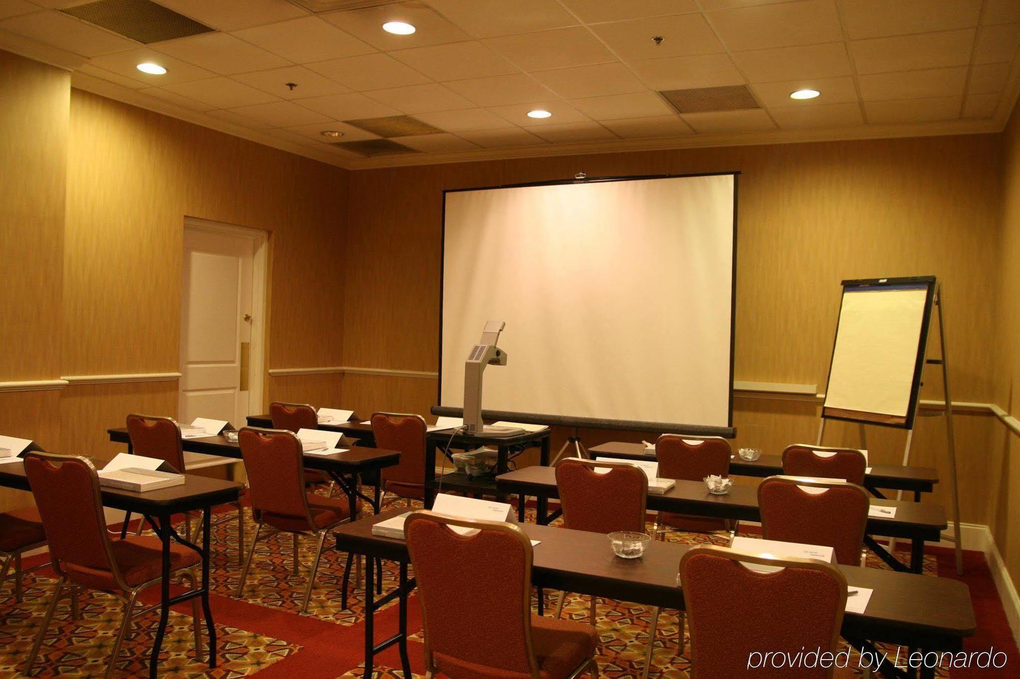 Hampton Inn Louisville Downtown Удобства фото