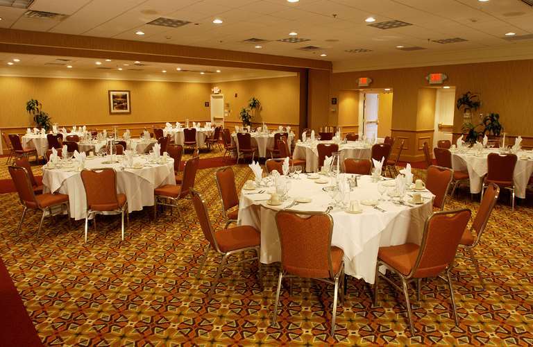 Hampton Inn Louisville Downtown Удобства фото