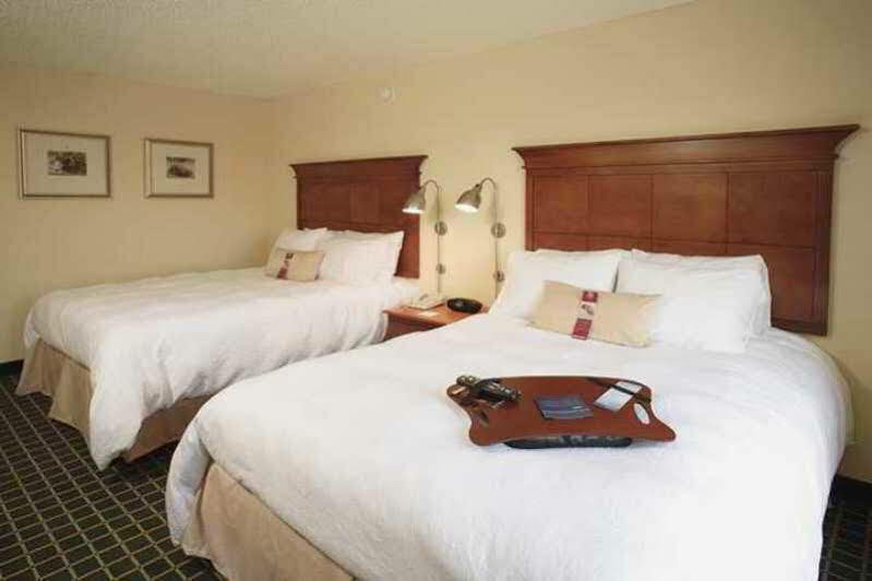 Hampton Inn Louisville Downtown Экстерьер фото