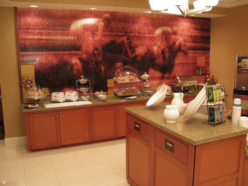 Hampton Inn Louisville Downtown Ресторан фото